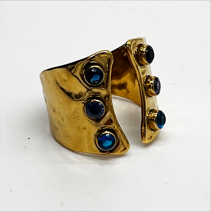 Ring with six stones