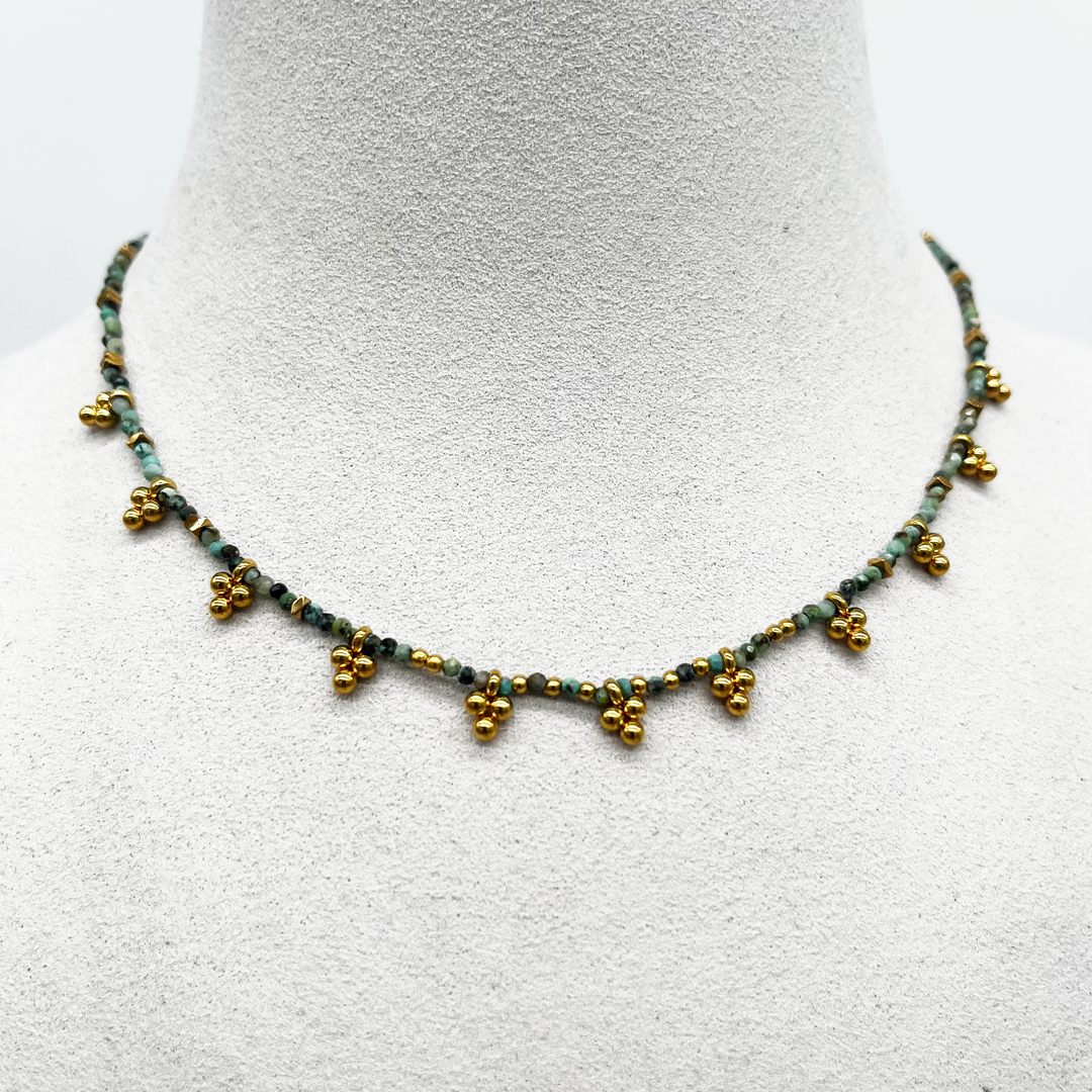 Natural gemstones necklace with bunches