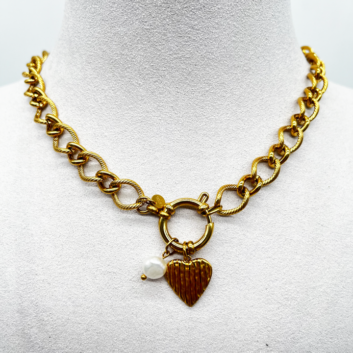 Necklace with heart