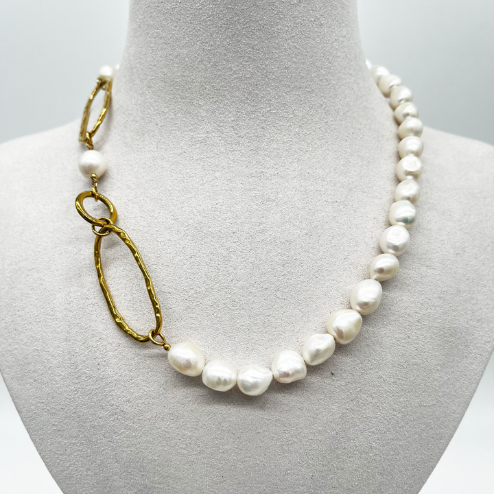 Bold pearl necklace