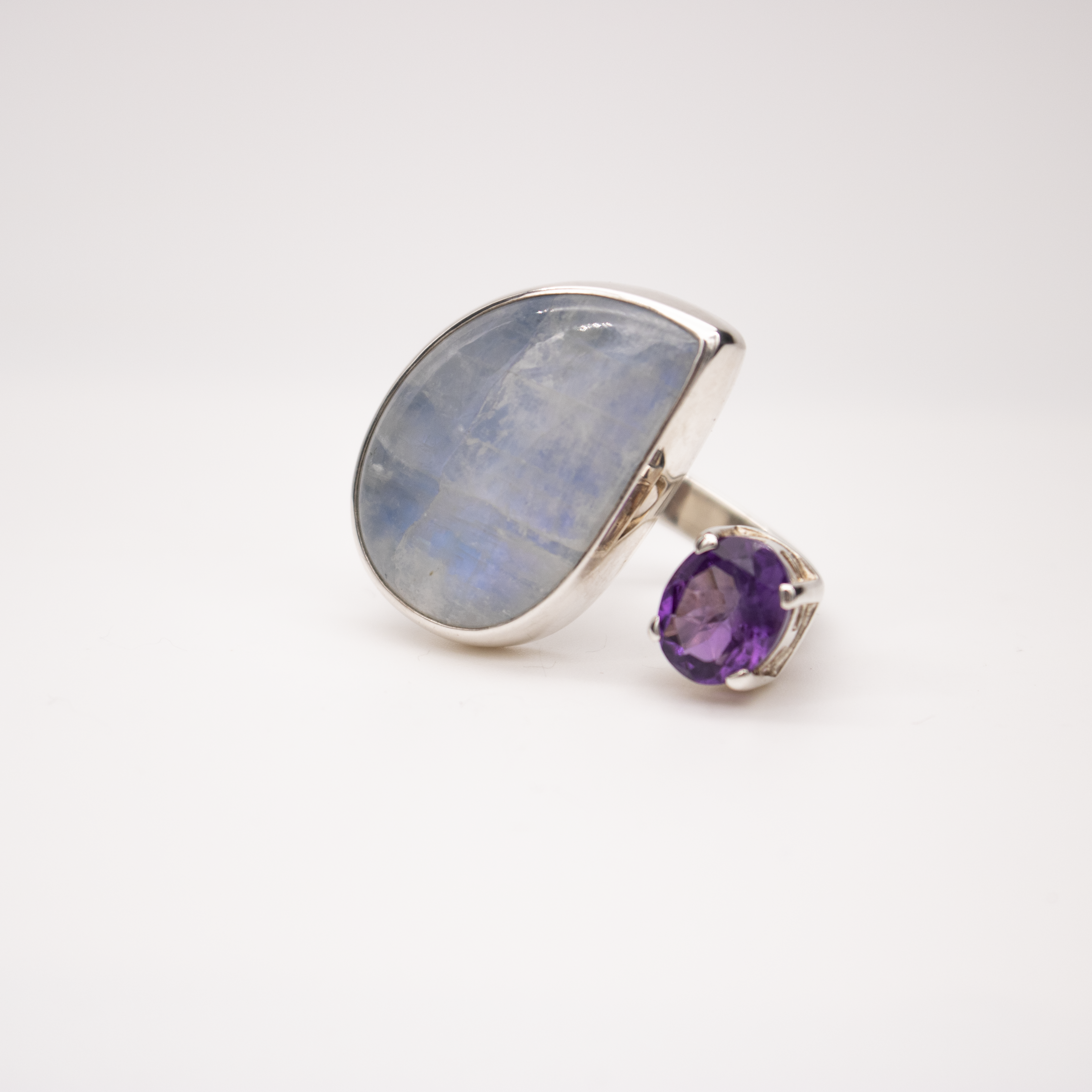 AMETHYST AND MOONSTONE RING